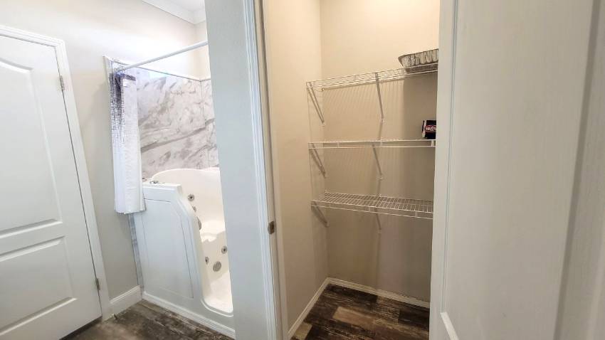 344 Siberian Cypress Circle a Winter Haven, FL Mobile or Manufactured Home for Sale